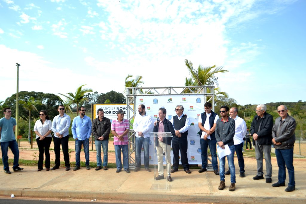 [Parque e Loteamento Novo Horizonte são entregues à população de Cerqueira César]